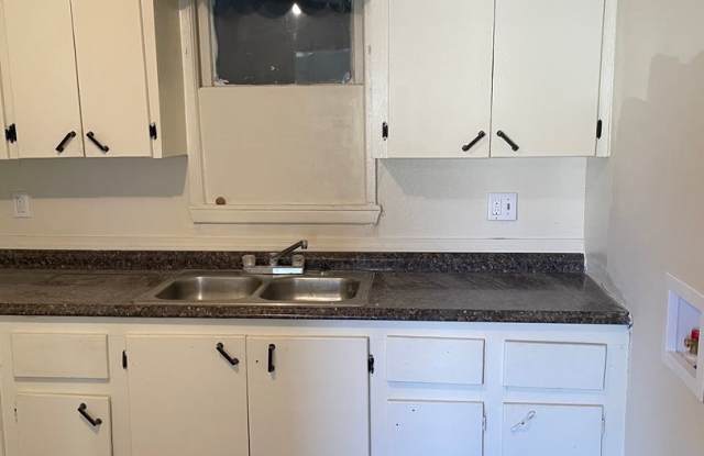 Affordable 2 Bed / 1 Bath Rental Gallery 3