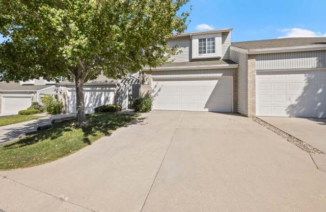Large 3BD/3.5BA D20 Courtside Townhome with 2 Car Garage - 2416 Elite Terrace, Colorado Springs, CO 80920