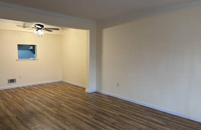 2010 Sawmill Road Gallery 3