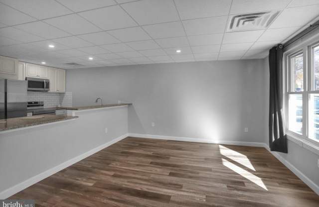 933 N HANOVER Street Gallery 2