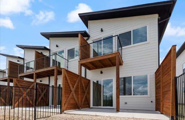 MIDTERM LEASE ACCEPTABLE!! photos photos