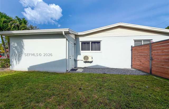 8940 SW 198th Terrace Gallery 2