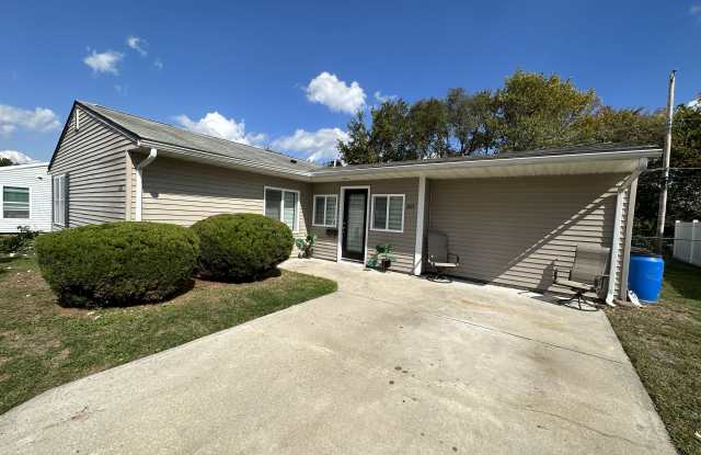 265 Pinewood Dr - 265 Pinewood Drive, Levittown, PA 19054