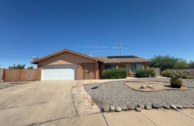 Nice 3 bedroom house with In Ground Pool - 3567 Eagle Vista Drive, Sierra Vista, AZ 85650
