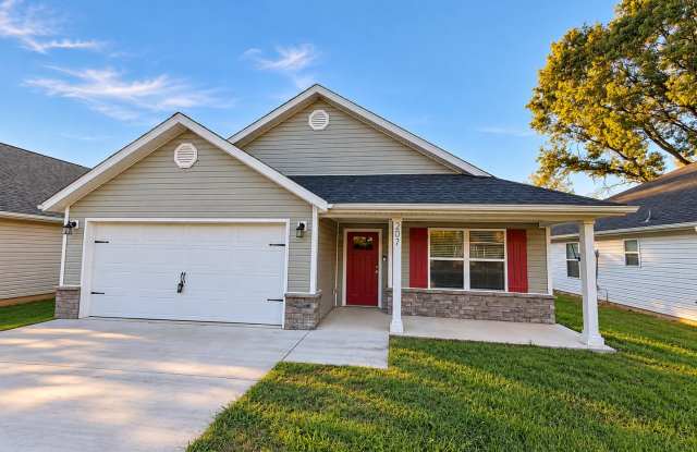 Charming 3 bedroom / 2 bathroom home in Oronogo Mo!! Fenced in Yard!! - Spacious and Move in Ready!! Gallery 1