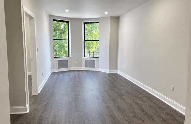 1997 Morris Avenue Gallery 3