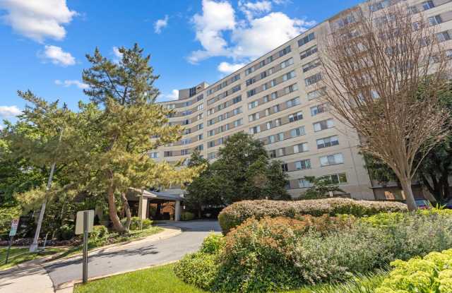 Beautiful Modern 2 level, 1-Bedroom Condo w 1 garage parking space - Where Space Meets Skyline! photos photos