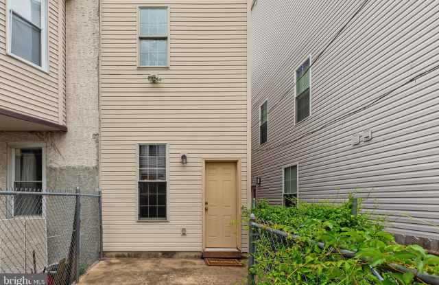 2542 W GIRARD AVENUE photos photos