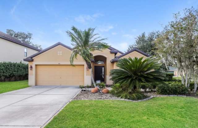 300 Oaklanding Drive photos photos