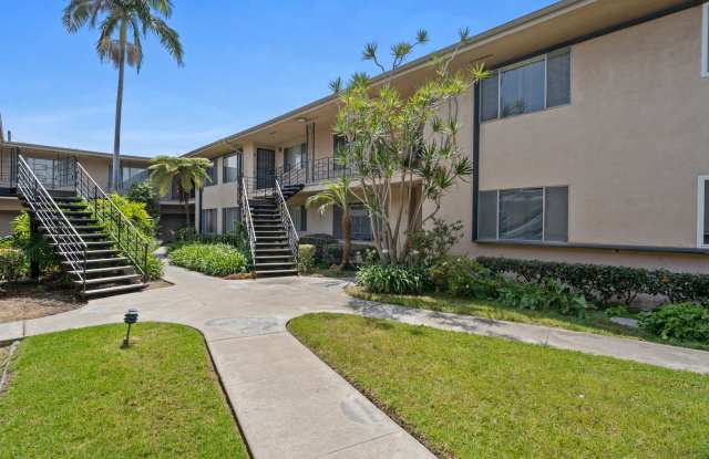 Spacious Two Bedroom Two Bath Condo in Floral Park - 1801 Greenleaf Street, Santa Ana, CA 92706