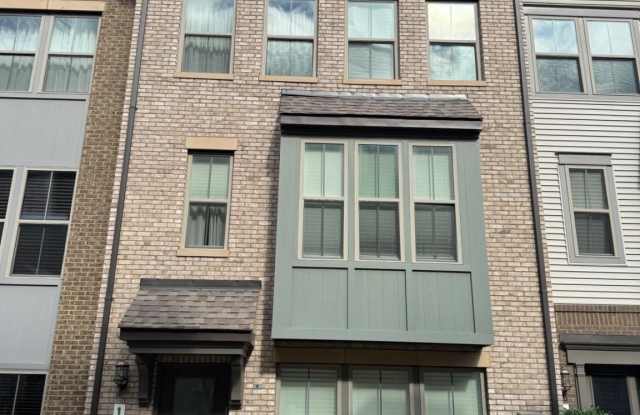 140 ALBANY Place Gallery 1