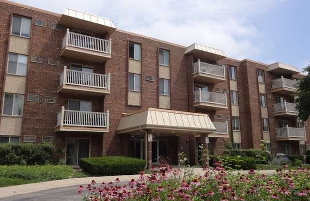 2423 N Kennicott Drive - 2423 North Kennicott Drive, Arlington Heights, IL 60004