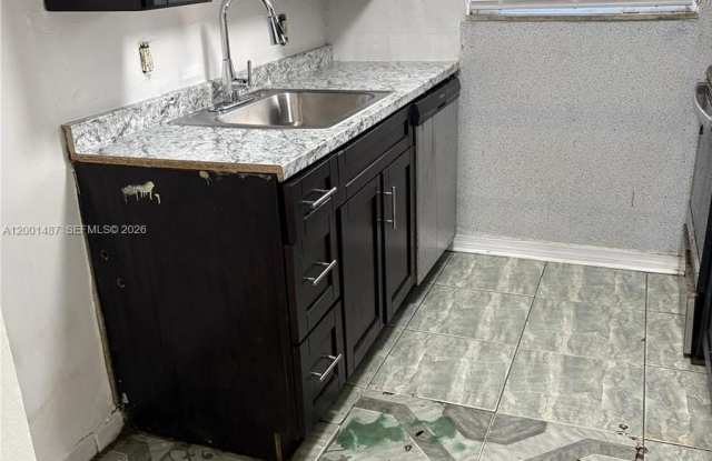 270 NE 142nd St photos photos