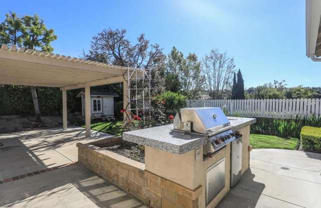 27592 Agrado Gallery 3