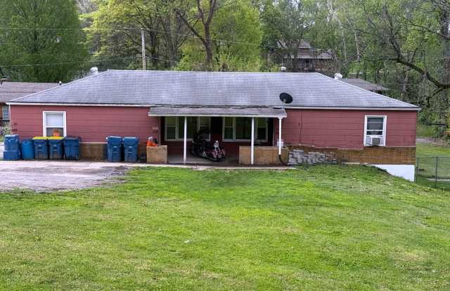 Updated 2 Bed, 1 Bath Duplex – Convenient One-Level Living! photos photos