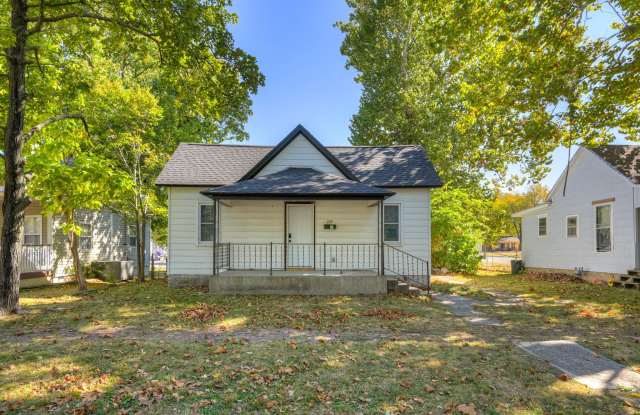 1519 South Sergeant Avenue photos photos