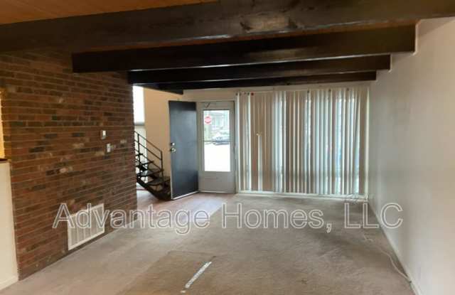 936 N 71st St. Gallery 4