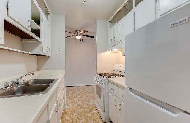 Eat Street Apartments Gallery 3