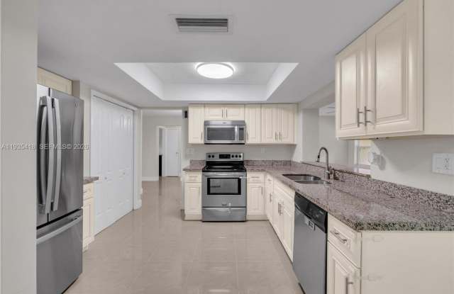 8400 NW 25TH ST SUNRISE, FL 33322 photos photos