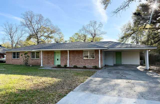 Charming 3 Bedroom 2 Bath House located in South Baton Rouge!!! photos photos