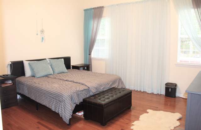 200 Trailview Drive Gallery 2