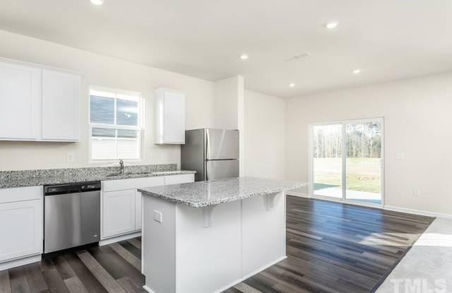 Room in 4 Bedroom Home at Sugarplum Rd photos photos