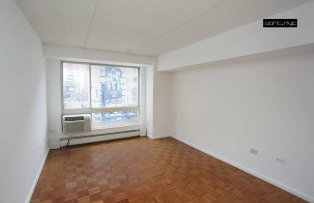 418 W Gallery 2