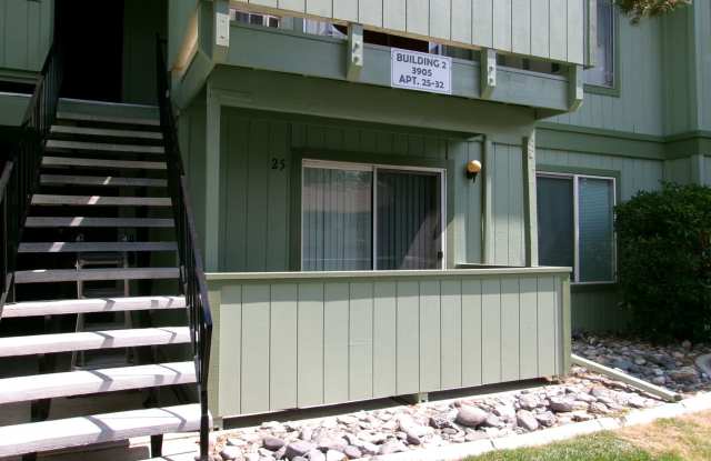 Well maintained 2 bedroom, 1 bath condo photos photos