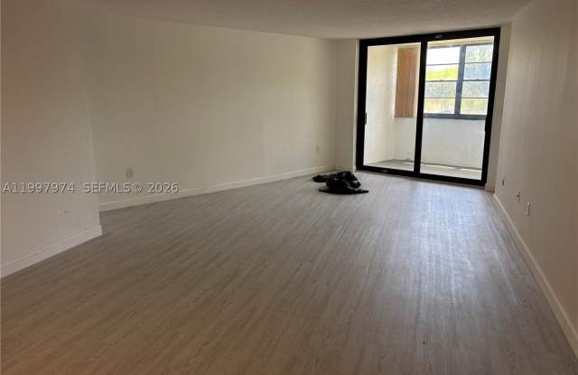 10854 N KENDALL DR Gallery 2