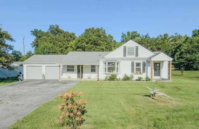 Knoxville 37920 - 3 bedroom 2 bath - call Ryan Fogarty 865-333-4840 photos photos
