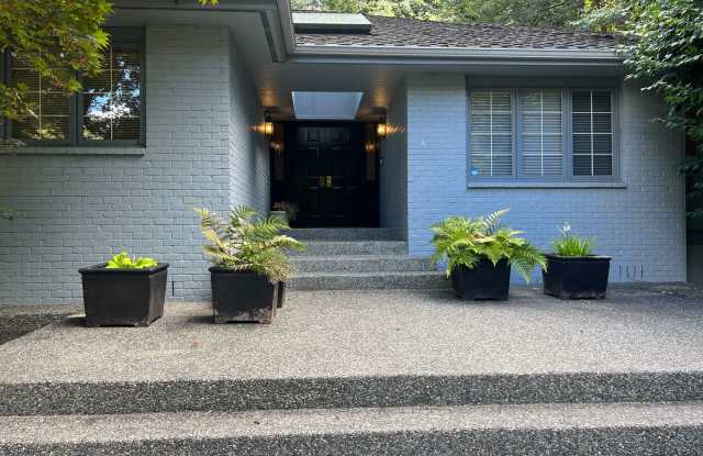 3bd/2.5ba Bellevue Home photos photos