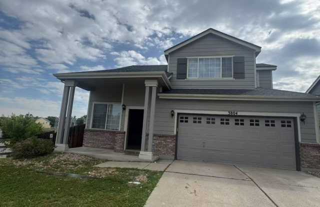 3 Beds Single Family Home in Aurora photos photos