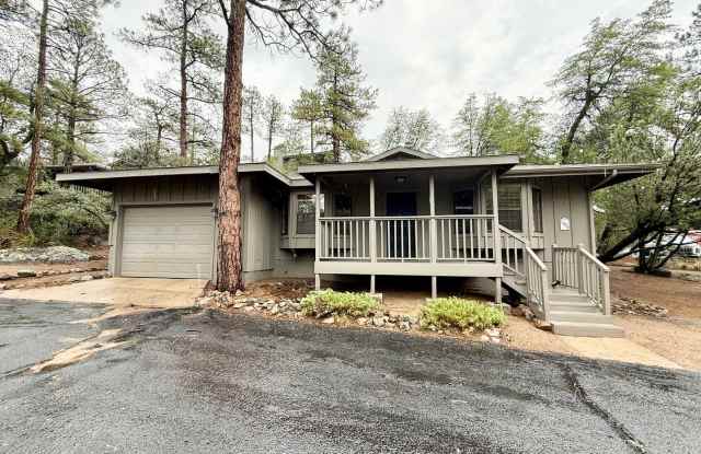 Charming 2 bedroom cottage close to downtown Prescott! photos photos