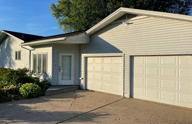 Raised Ranch with a 2 car attached garage in PV Schools photos photos