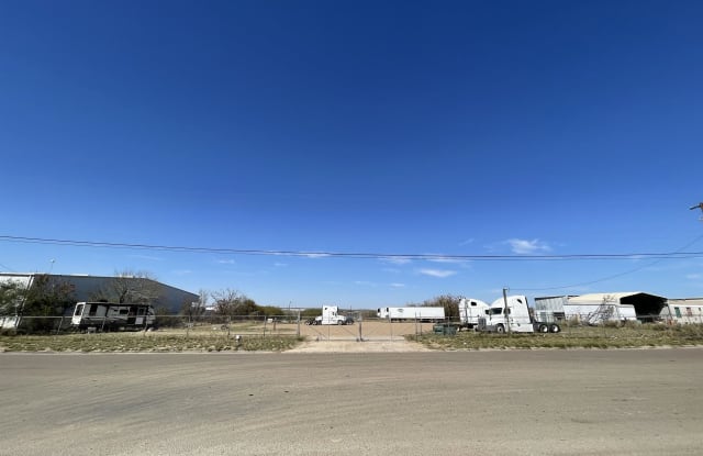 4302 Trade Center Blvd - 4302 Trade Center Boulevard, Laredo, TX 78045