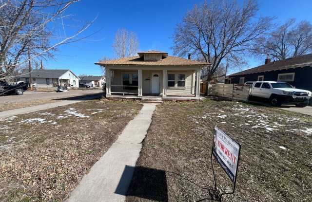 Spacious-Charming-Two Plus Bedrooms-Sunny Windows-Fenced Yard-Pet Family Members Welcome! photos photos