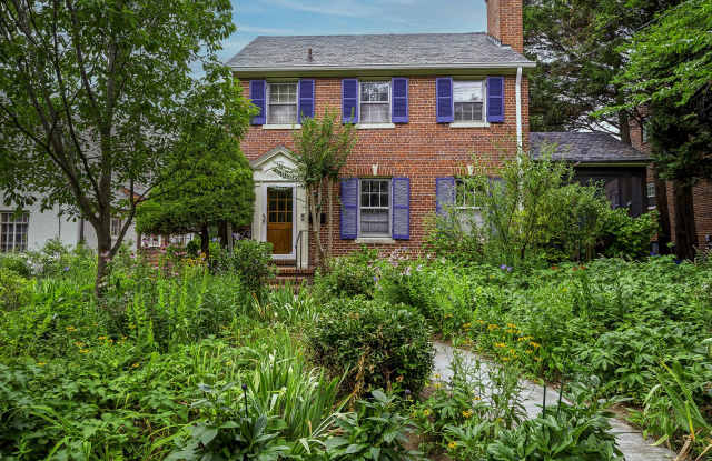 NW DC - Timeless Elegance Meets Modern Comfort in AU Park (with Pool!) photos photos