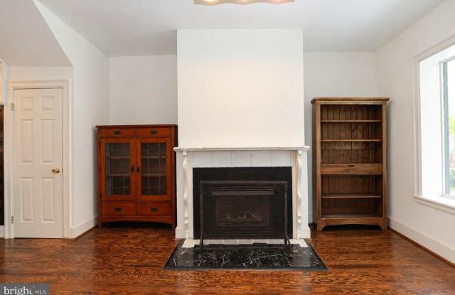1841 ONTARIO Place NW Gallery 4