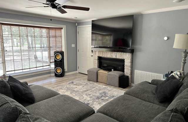 941 Highland Circle Gallery 2