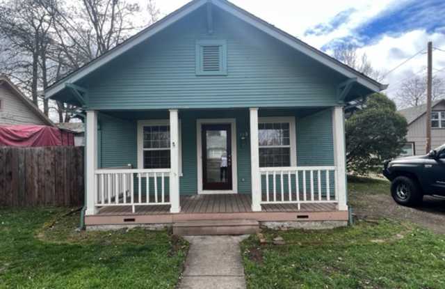 Charming Updated 2-Bedroom Home for Rent Gallery 1