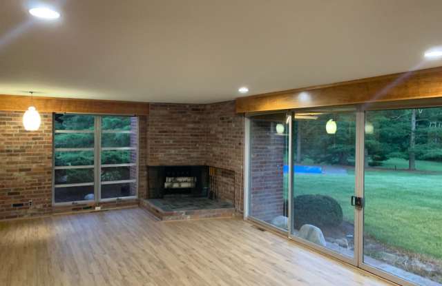7985 Brill Road Gallery 3