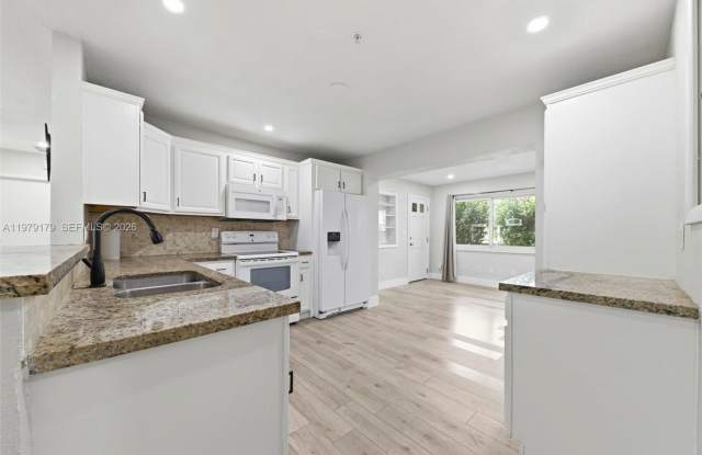 4561 SW 25th Terrace, Dania Beach, FL 33312 photos photos