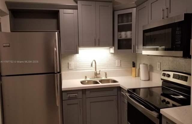 2015 Funston St - 2015 Funston Street, Hollywood, FL 33020