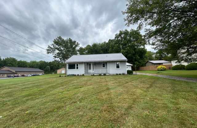 Newly Renovated Three Bedroom Home with Three Stall Garage photos photos