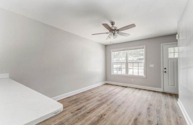 1300 Riverbend Road Gallery 4