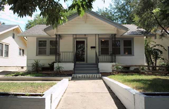 Large Bungalow in Sunnyside Neighborhood! - 538 South Erie Street, Wichita, KS 67211 Large Bungalow in Sunnyside Neighborhood! - 538 South Erie Street, Wichita, KS 67211