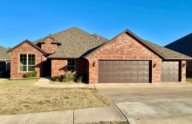 Gorgeous 4 Bed 3 Bath in Norman photos photos