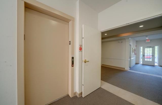 504 LLOYD PLACE Gallery 4
