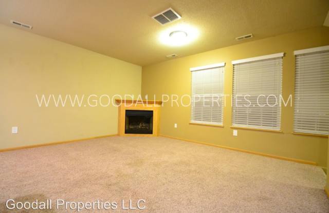 1113 Flagstone LN Gallery 2