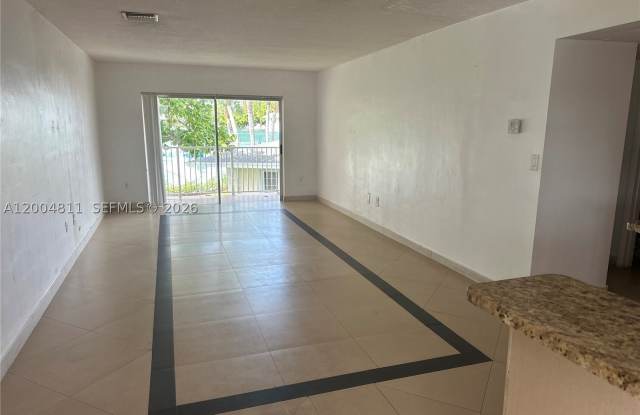 7424 SW 82nd St photos photos